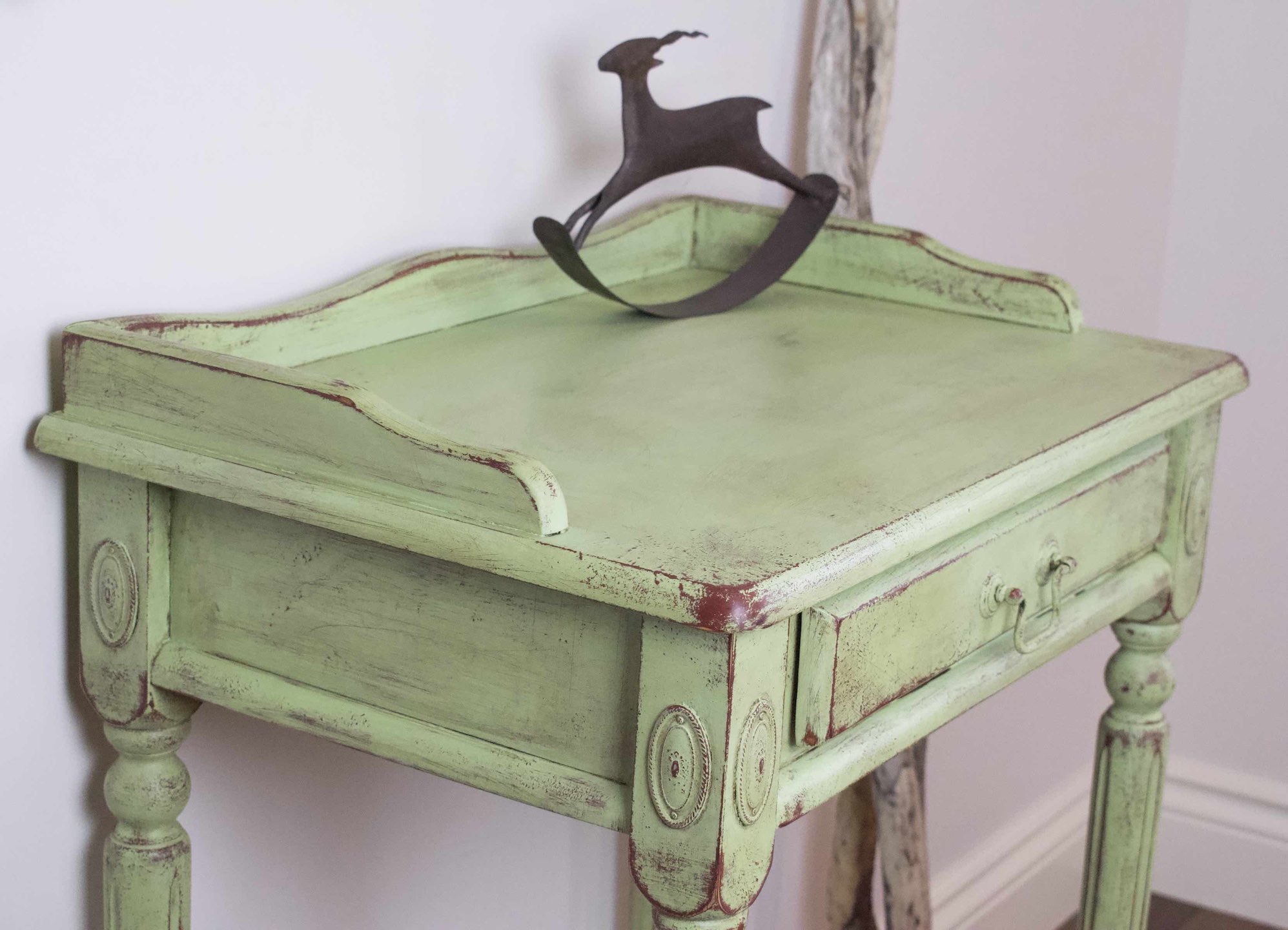 Table de nuit antique
