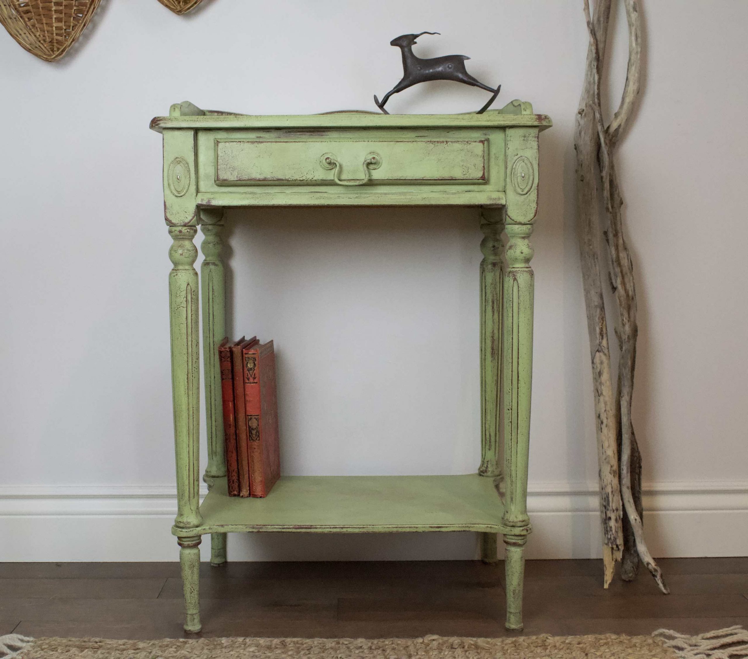Table de nuit antique